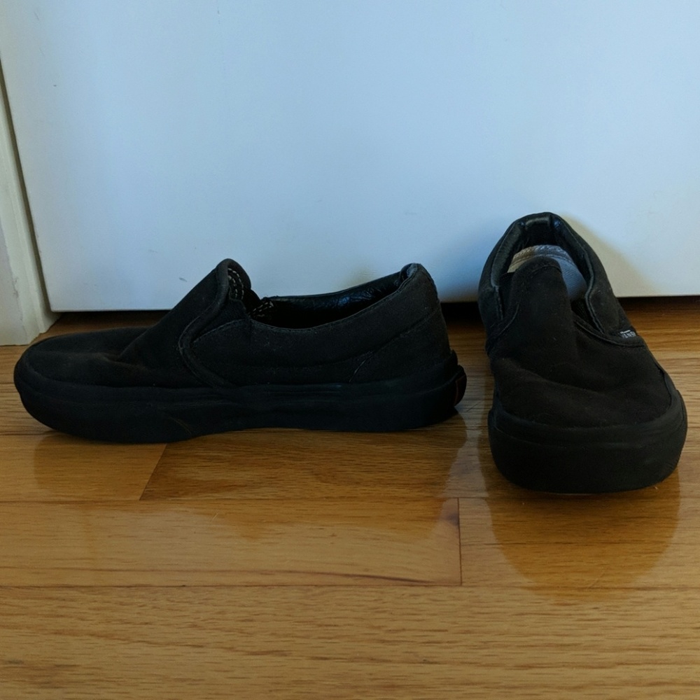 Black Vans Slip-ons